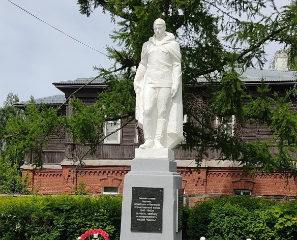 Скульптура воина-победителя в Великой Отечественной войне 1941-1945 гг..