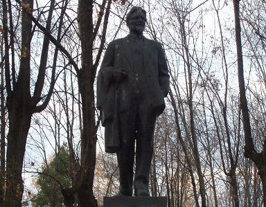 Памятник М.И.Калинину.