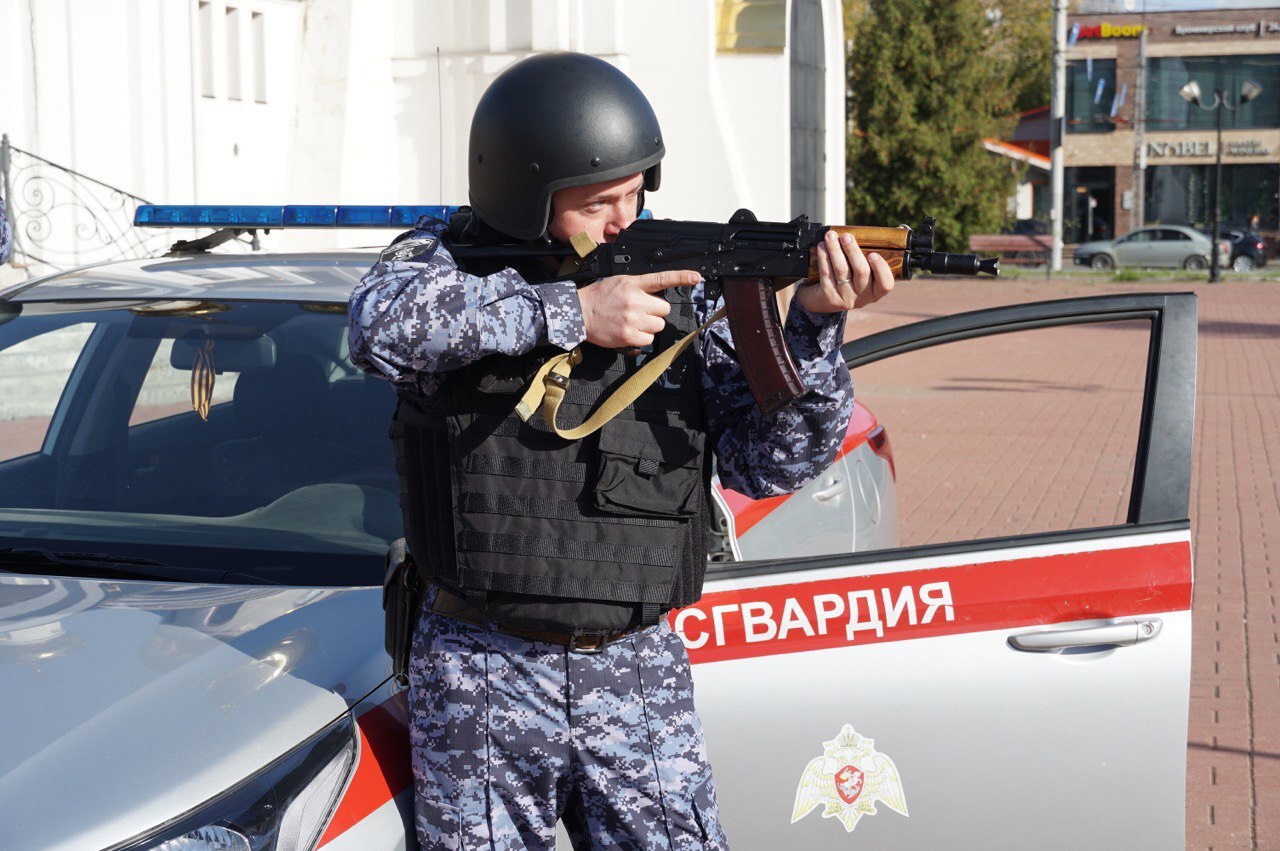 Росгвардия по Ивановской области открывает набор на должности полицейского и полицейского-водителя.