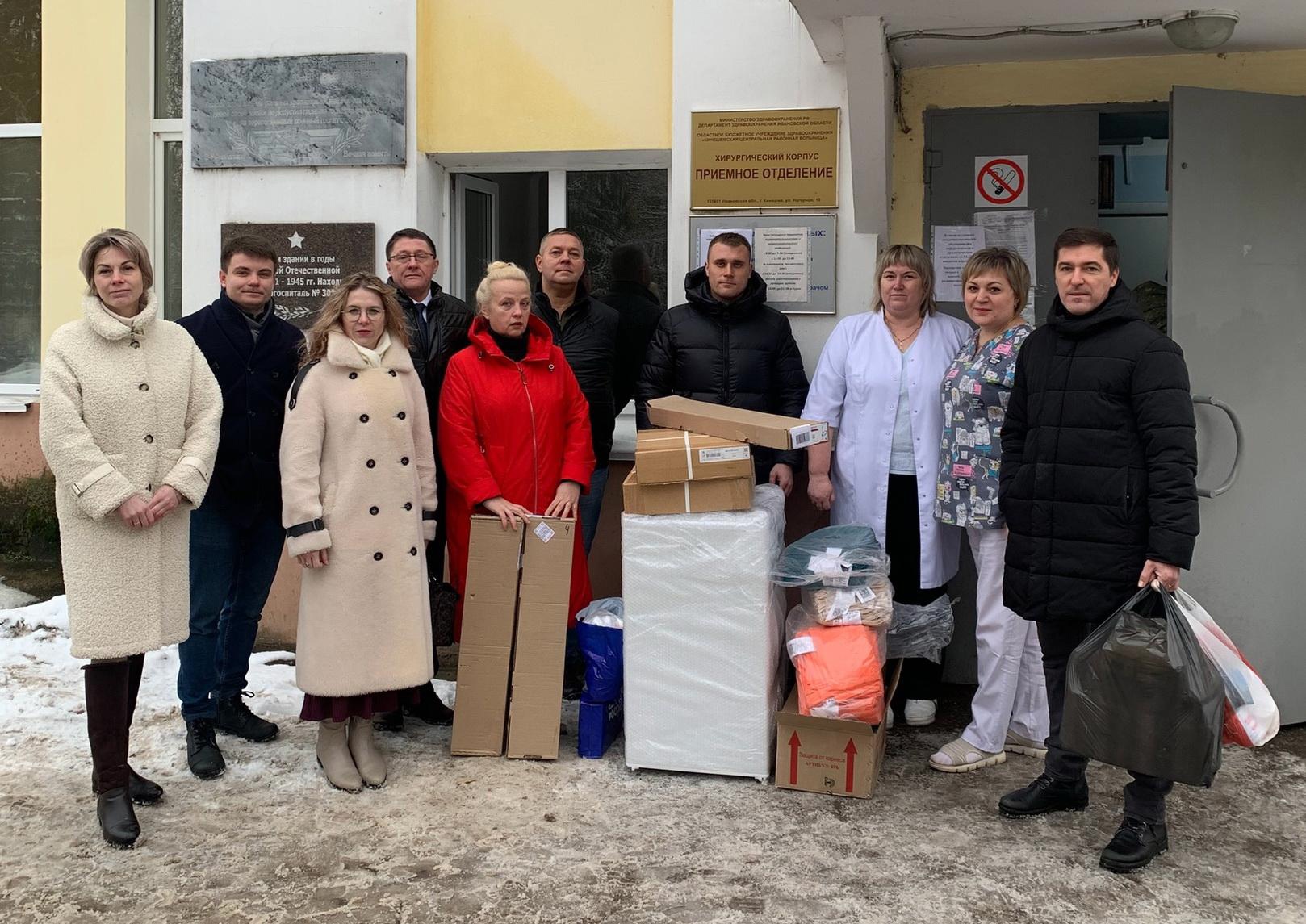 Активисты акции «Курск, мы с тобой» передали партию благотворительной помощи для Кинешемской ЦРБ.