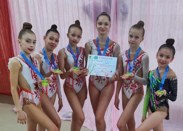 Кинешемские гимнастки взяли золото, серебро и бронзу на межрегиональных соревнованиях.
