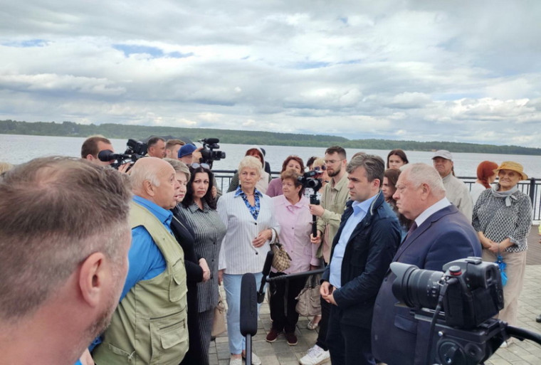 В Кинешме продолжается благоустройство стрелки рек Кинешемки и Волги. В Кинешме продолжается благоустройство стрелки рек Кинешемки и Волги.