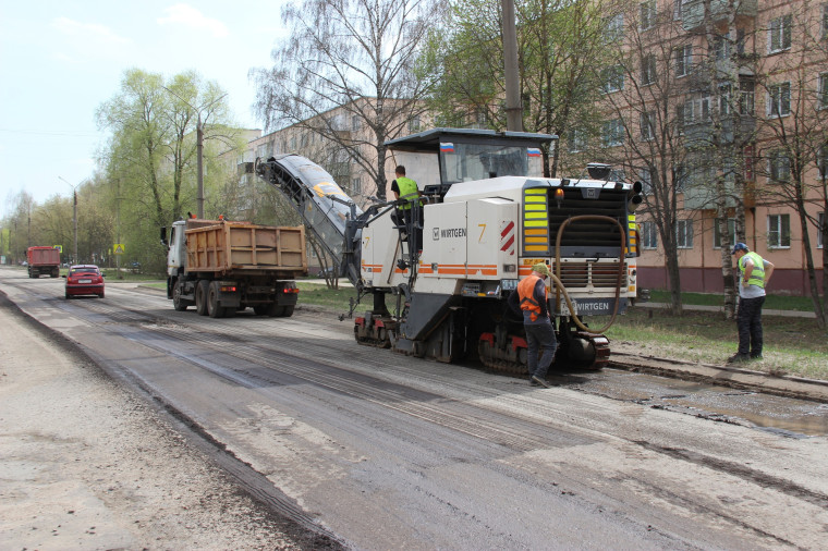 В Кинешме приступили к ремонту дорогу по улице Щорса. В Кинешме приступили к ремонту дорогу по улице Щорса.